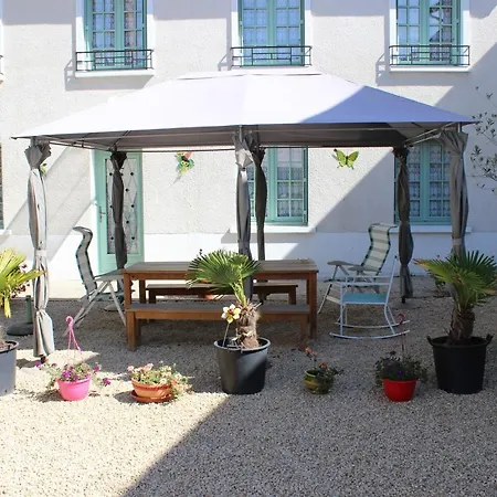 Quelques Fleurs Apart-hotel 2*