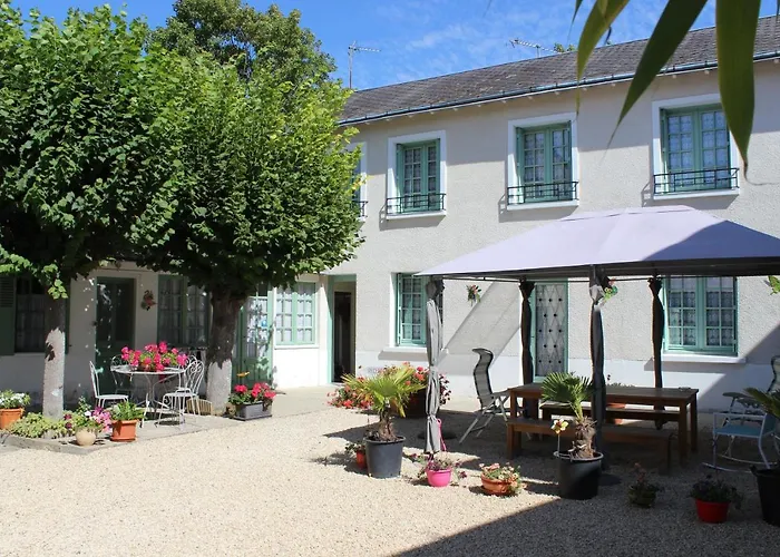 Quelques Fleurs Aparthotel