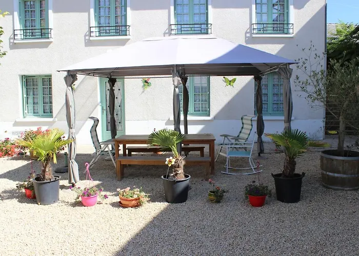 Quelques Fleurs Aparthotel 2*